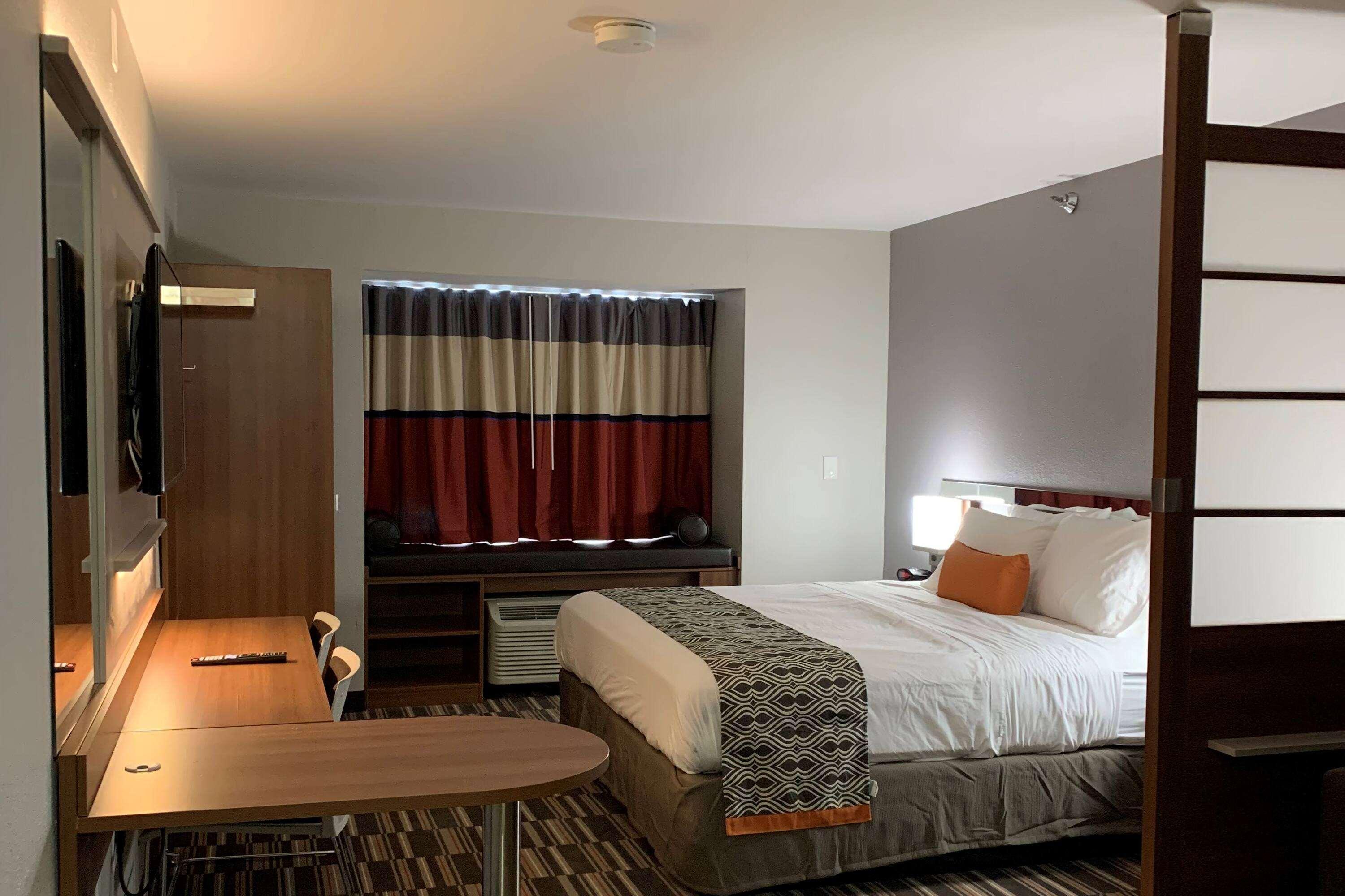 Microtel & By Wyndham - Columbus North 2*