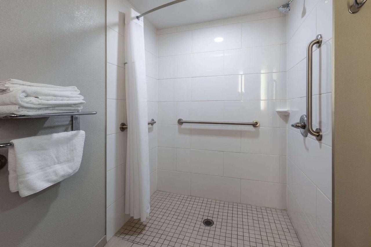 Microtel & By Wyndham - Columbus North