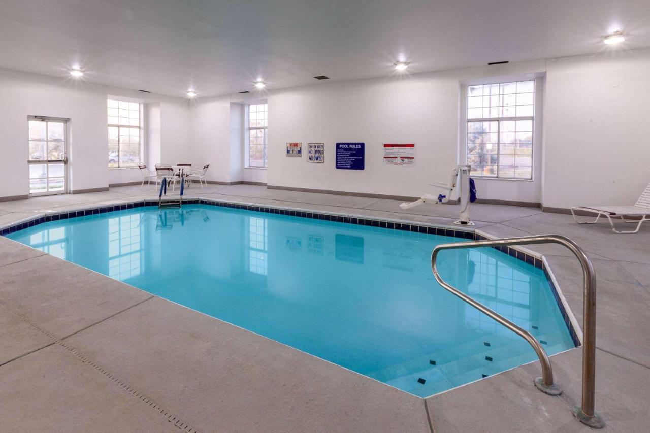 Microtel & By Wyndham - Columbus North Hotel