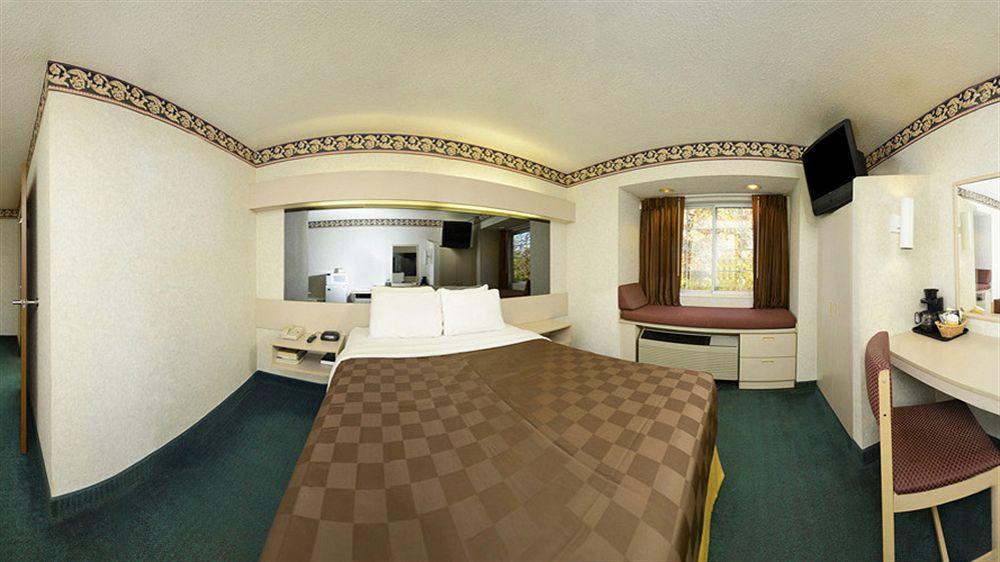 Microtel & By Wyndham - Columbus North Hotel
